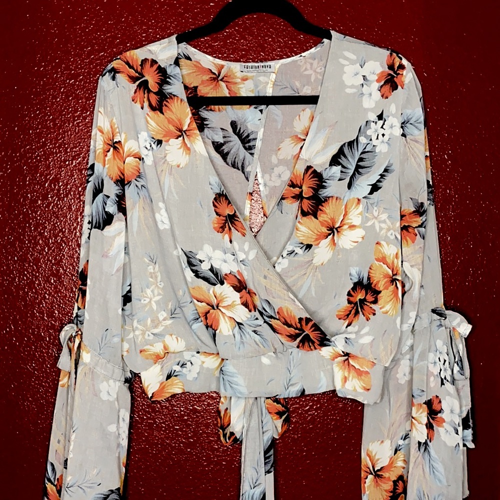 Fashion Nova Floral Cropped Blouse - Picture 6 of 8
